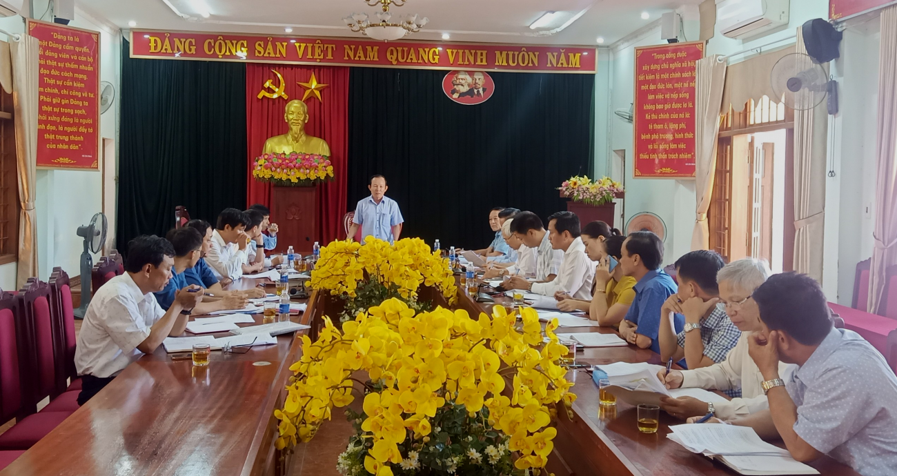 Thường trực HĐND huyện Gio Linh tổ chức giám công tác quản lý  và sử dụng đất hoán đổi giữa Công ty Cao su Quảng Trị đối với các xã miền Tây huyện Gio Linh